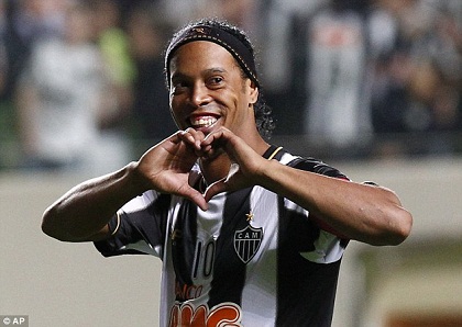 Ronaldinho đã có bến đỗ mới